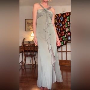 NWT 4 David’s Bridal Sage Bridesmaid Wedding Guest Formal Gown Evening Dress